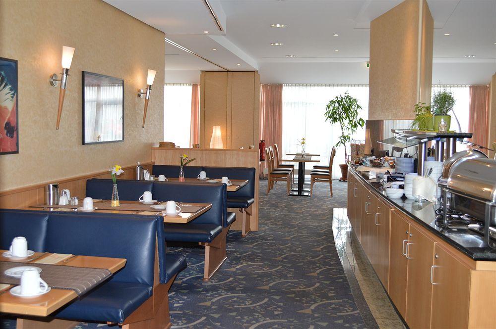 Ramada By Wyndham Hannover Messe Laatzen Екстериор снимка