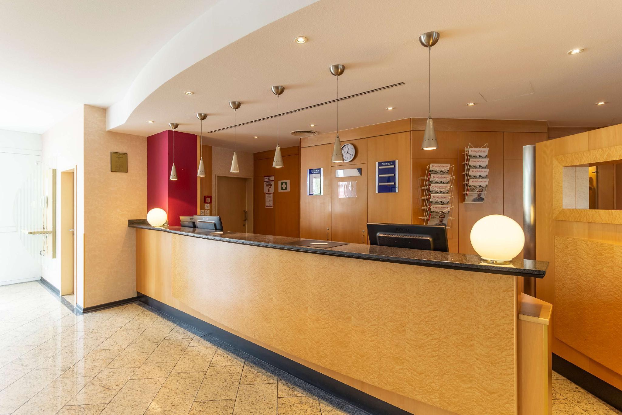 Ramada By Wyndham Hannover Messe Laatzen Екстериор снимка