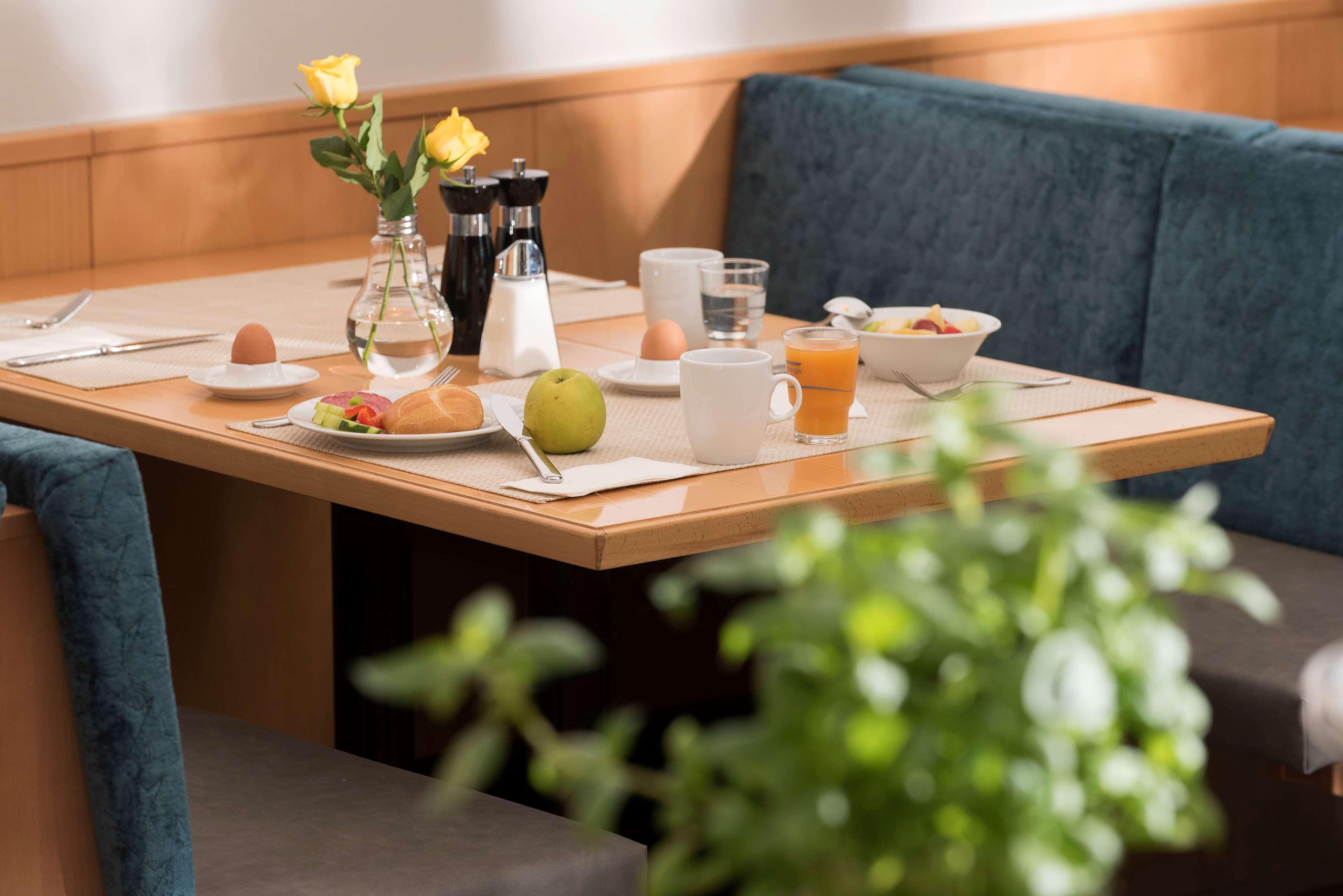Ramada By Wyndham Hannover Messe Laatzen Екстериор снимка