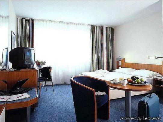Ramada By Wyndham Hannover Messe Laatzen Стая снимка