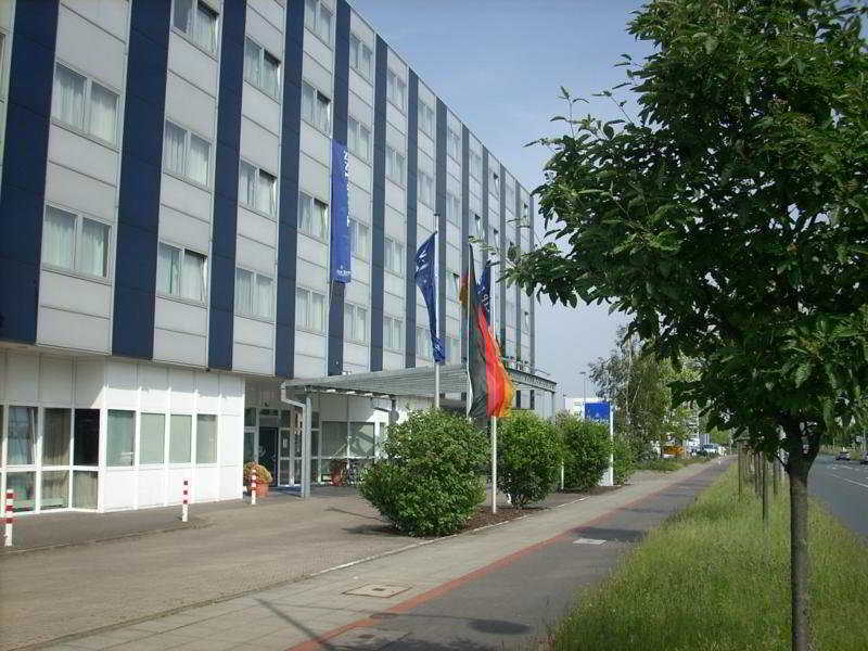 Ramada By Wyndham Hannover Messe Laatzen Екстериор снимка