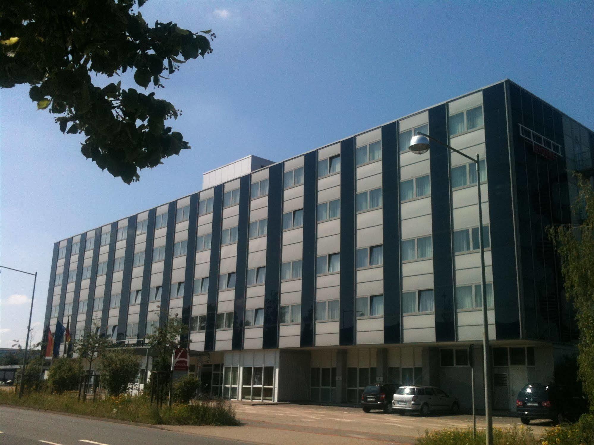 Ramada By Wyndham Hannover Messe Laatzen Екстериор снимка