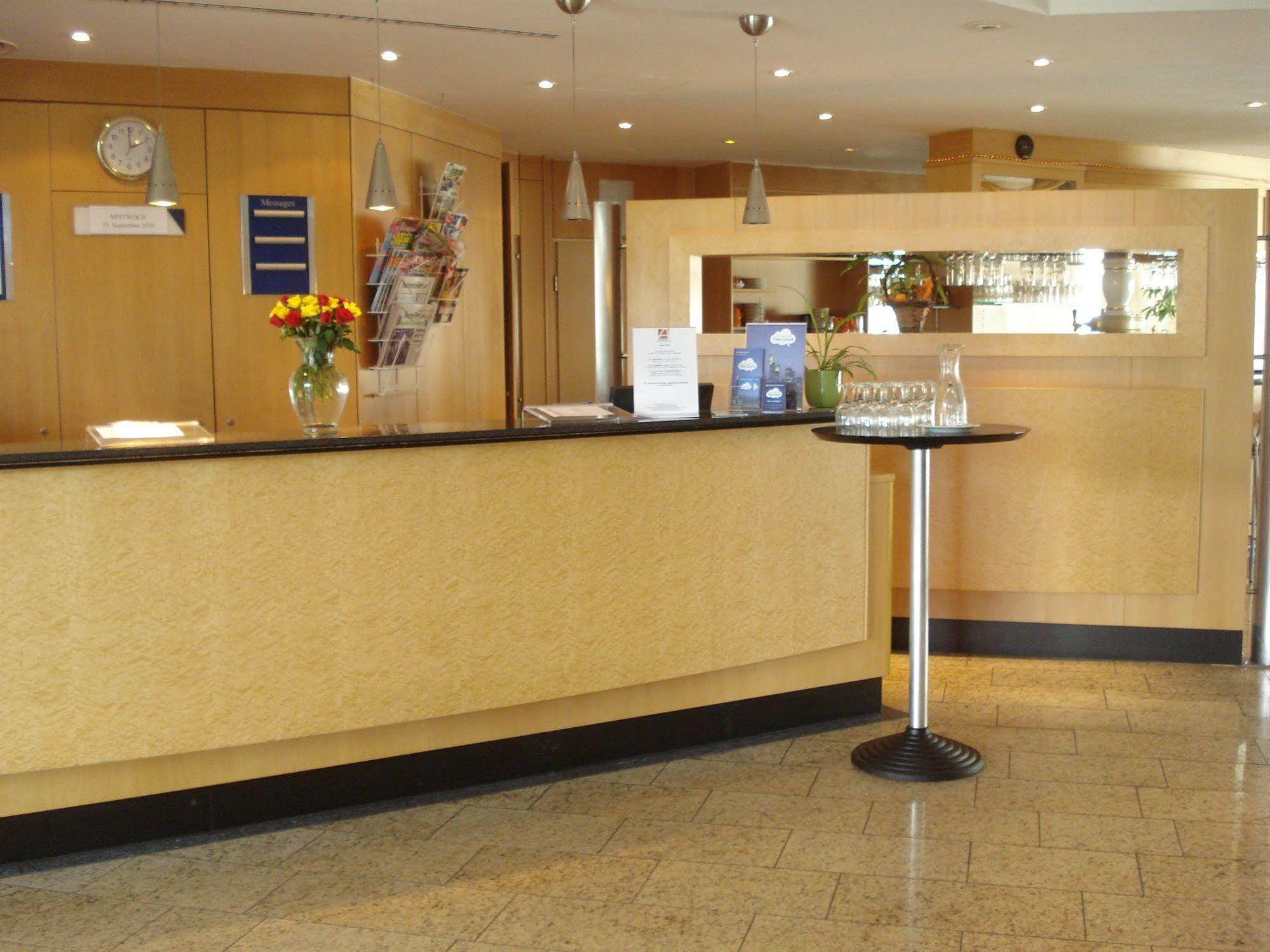 Ramada By Wyndham Hannover Messe Laatzen Екстериор снимка