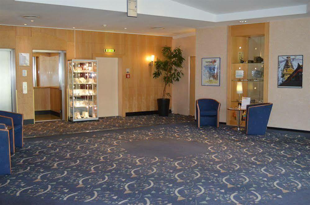 Ramada By Wyndham Hannover Messe Laatzen Екстериор снимка